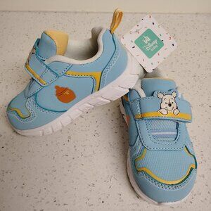 Winnie the Pooh Disney baby sneakers size 6 NWT